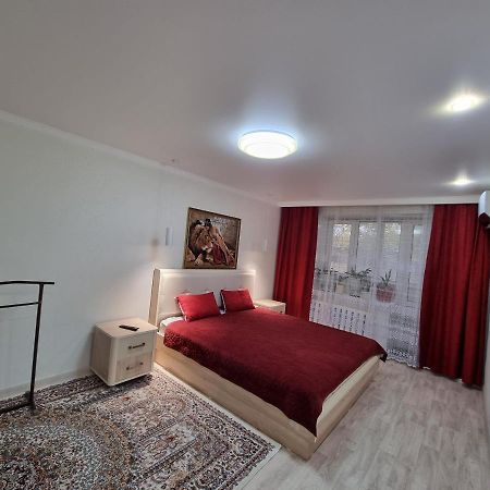 Посуточная Квартира На Мухита C Wi-Fi Uralsk Dış mekan fotoğraf